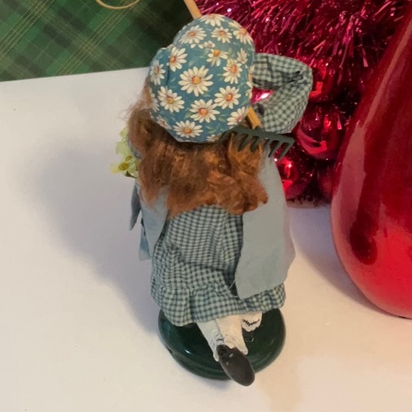 BYERS CHOICE DOLL 2004 NWOT - Picture 3 of 7